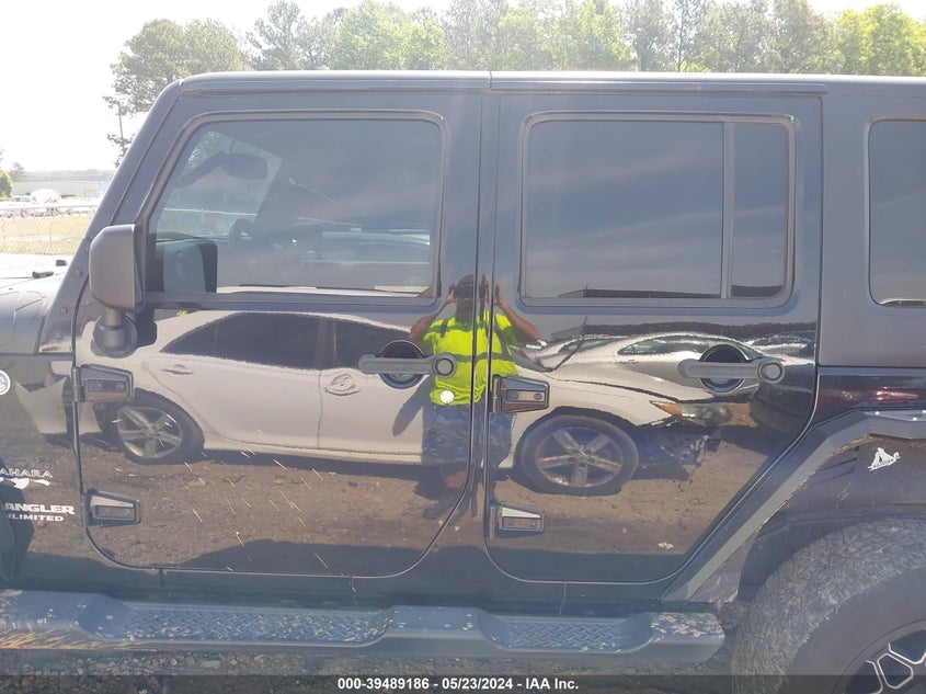 2016 JEEP WRANGLER UNLIMITED SAHARA - 1C4BJWEG3GL111794