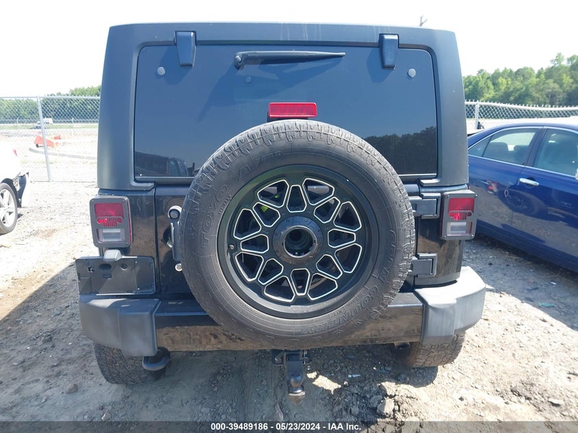 2016 JEEP WRANGLER UNLIMITED SAHARA - 1C4BJWEG3GL111794