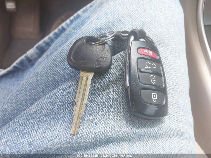 2011 Hyundai Veracruz Gls VIN: KM8NUDCC1BU151881 Lot: 39489235