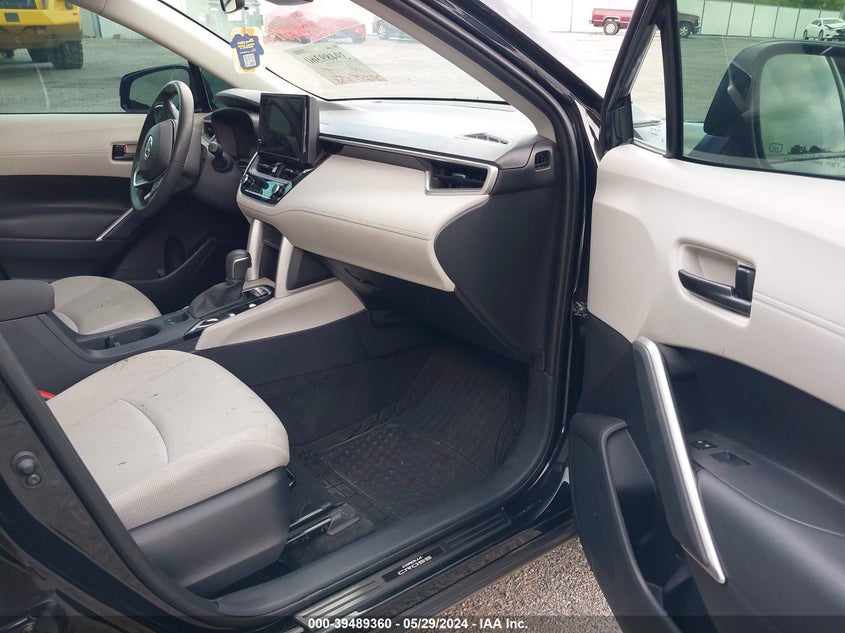 2023 TOYOTA COROLLA CROSS LE - 7MUCAAAG5PV043984