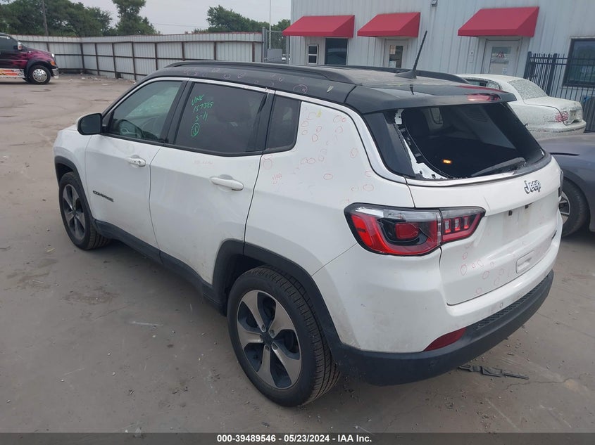 VIN 3C4NJCBB8JT425098 2018 JEEP COMPASS LATITUDE