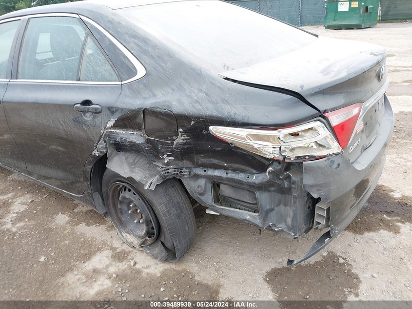 2015 Toyota Camry Le VIN: 4T1BF1FK3FU484555 Lot: 39489930