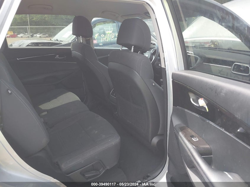 2017 Kia Sorento 2.4L Lx VIN: 5XYPG4A33HG244192 Lot: 39490117