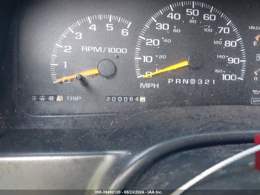 1999 Chevrolet Suburban 1500 Lt VIN: 3GNFK16R4XG238091 Lot: 39490120