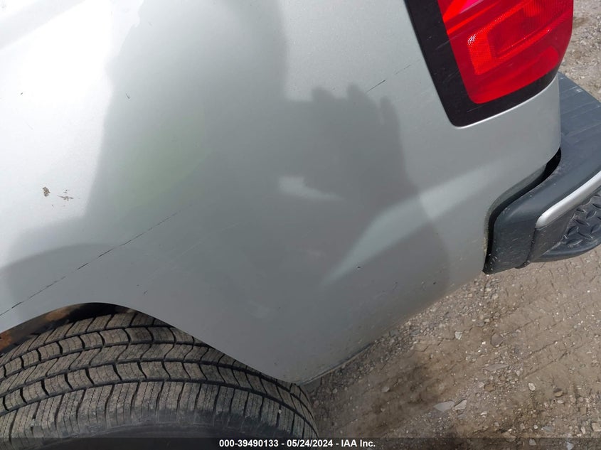 2018 Chevrolet Silverado 1500 Custom VIN: 3GCUKPEC4JG192110 Lot: 39490133