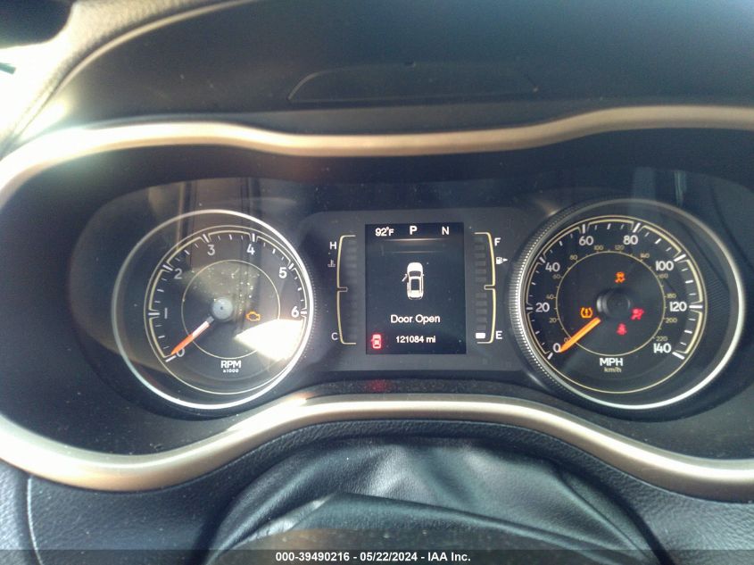 2015 Jeep Cherokee Latitude VIN: 1C4PJMCB9FW750213 Lot: 39490216