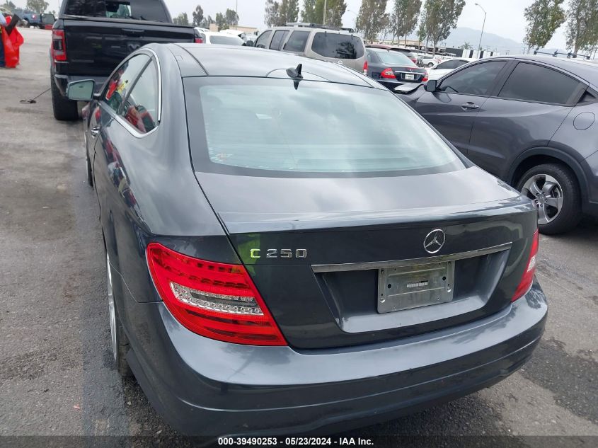 2012 Mercedes-Benz C 250 VIN: WDDGJ4HB2CF879789 Lot: 39490253