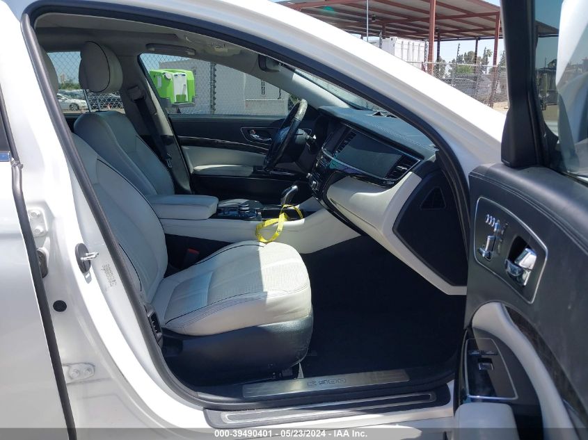 2015 Kia K900 Luxury VIN: KNALW4D47F6017994 Lot: 39490401