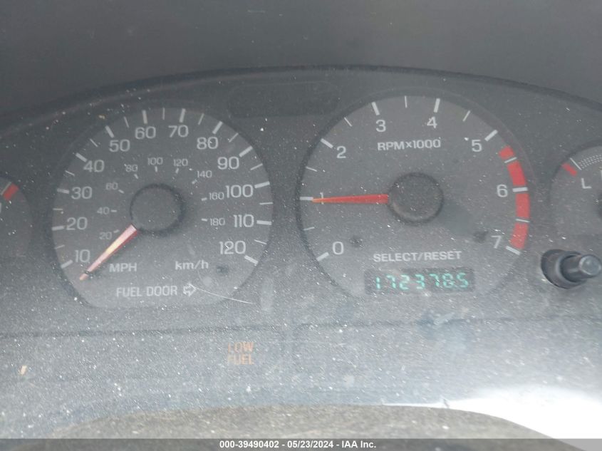 2000 Ford Mustang VIN: 1FAFP4044YF262991 Lot: 39490402