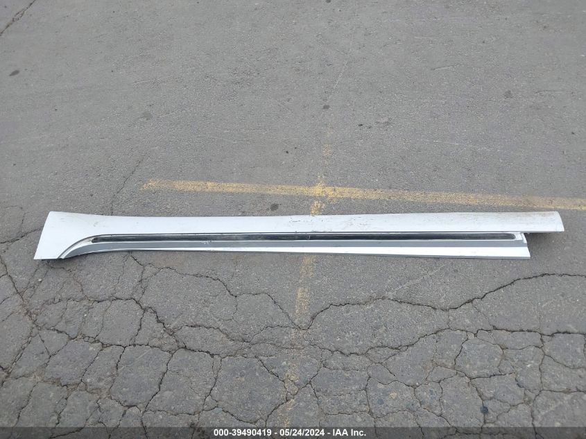 2017 Chevrolet Impala 1Lt VIN: 1G1105S30HU198472 Lot: 39490419