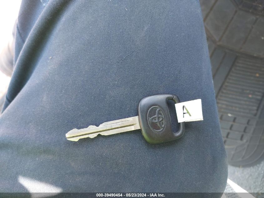 2000 Toyota Tacoma Base V6 VIN: 4TAWN72N7YZ601468 Lot: 39490454