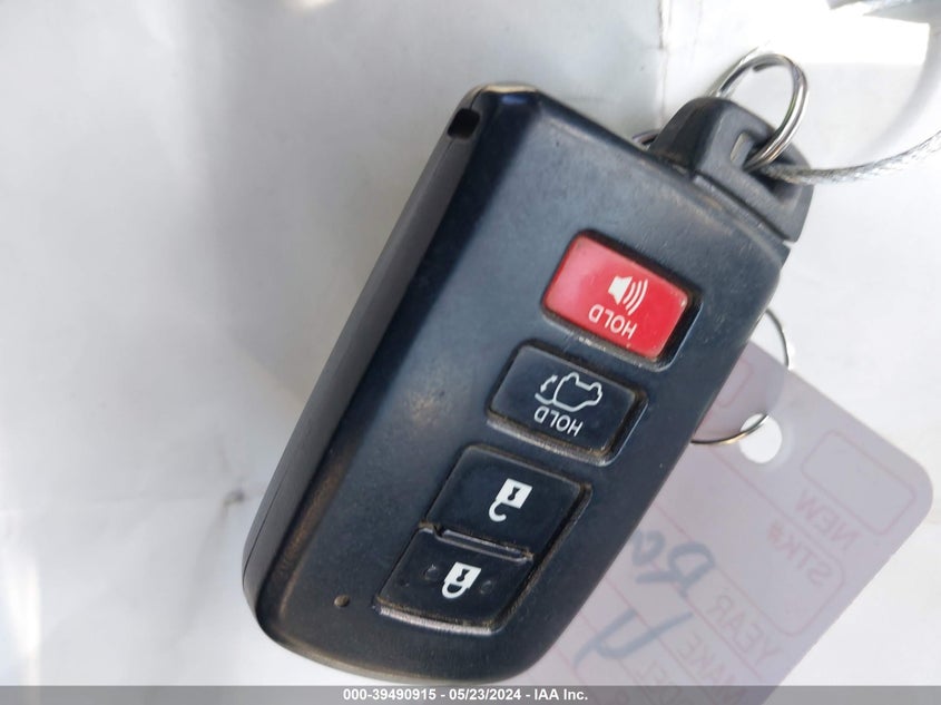 2018 TOYOTA RAV4 XLE - JTMRFREV5JD241450