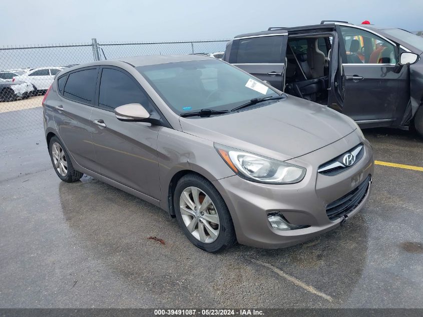 2013 Hyundai Accent Se VIN: KMHCU5AE3DU083118 Lot: 39491087