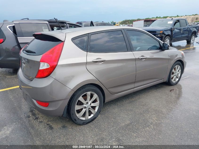 2013 Hyundai Accent Se VIN: KMHCU5AE3DU083118 Lot: 39491087