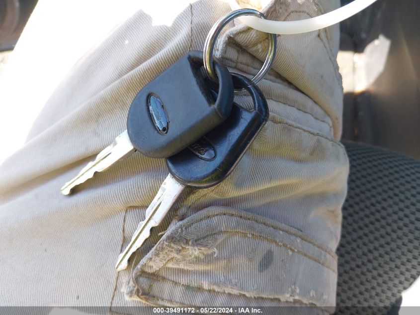 2005 Ford Escape Xlt VIN: 1FMYU93185KA55383 Lot: 39491172