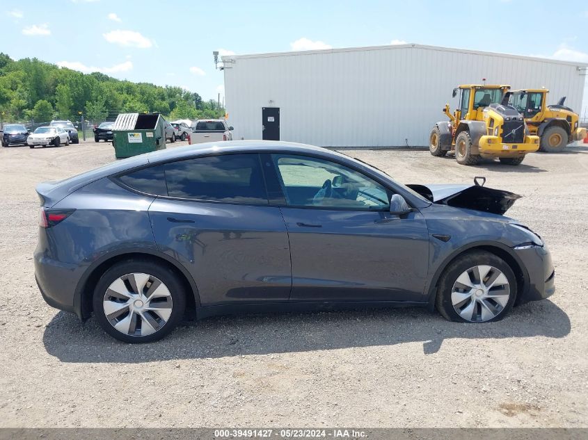 2022 Tesla Model Y Long Range Dual Motor All-Wheel Drive VIN: 7SAYGDEE9NA005703 Lot: 39491427