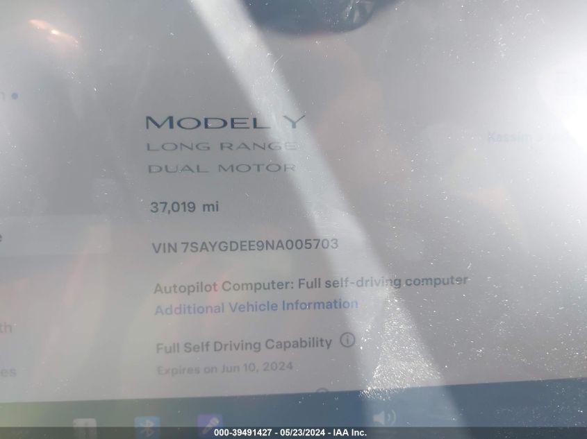 2022 Tesla Model Y Long Range Dual Motor All-Wheel Drive VIN: 7SAYGDEE9NA005703 Lot: 39491427