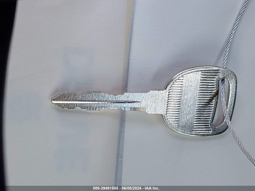 2002 Chevrolet Silverado 1500 VIN: 1GCEC14W32Z190828 Lot: 39491585