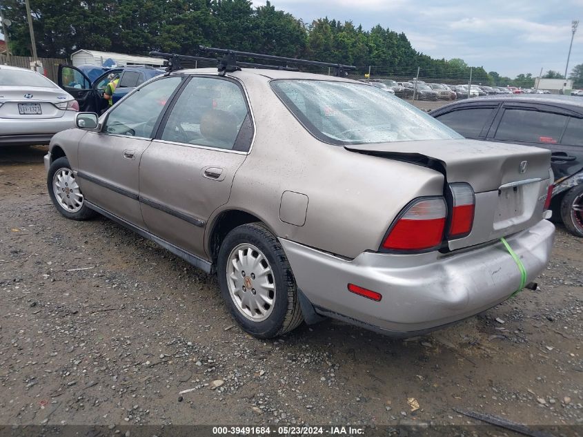 1996 Honda Accord Lx/Ex VIN: 1HGCD5632TA160137 Lot: 39491684