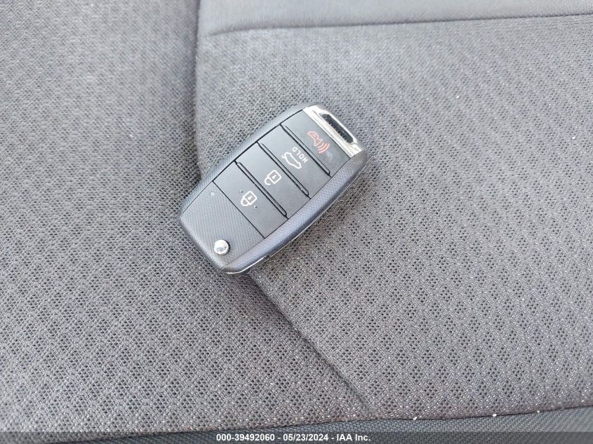 2017 Kia Optima Lx VIN: 5XXGT4L39HG125348 Lot: 39492060