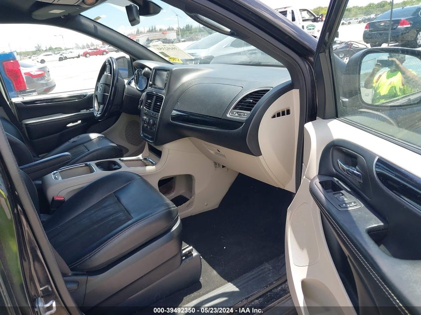 2019 Dodge Grand Caravan Sxt VIN: 2C4RDGCG0KR691021 Lot: 39492350