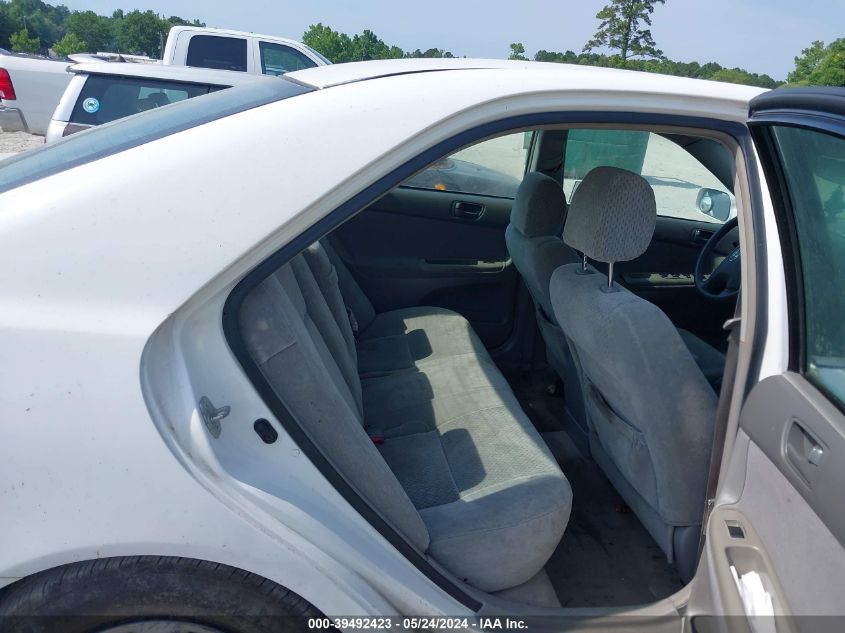 2004 Toyota Camry Le VIN: 4T1BE32K04U368747 Lot: 39492423