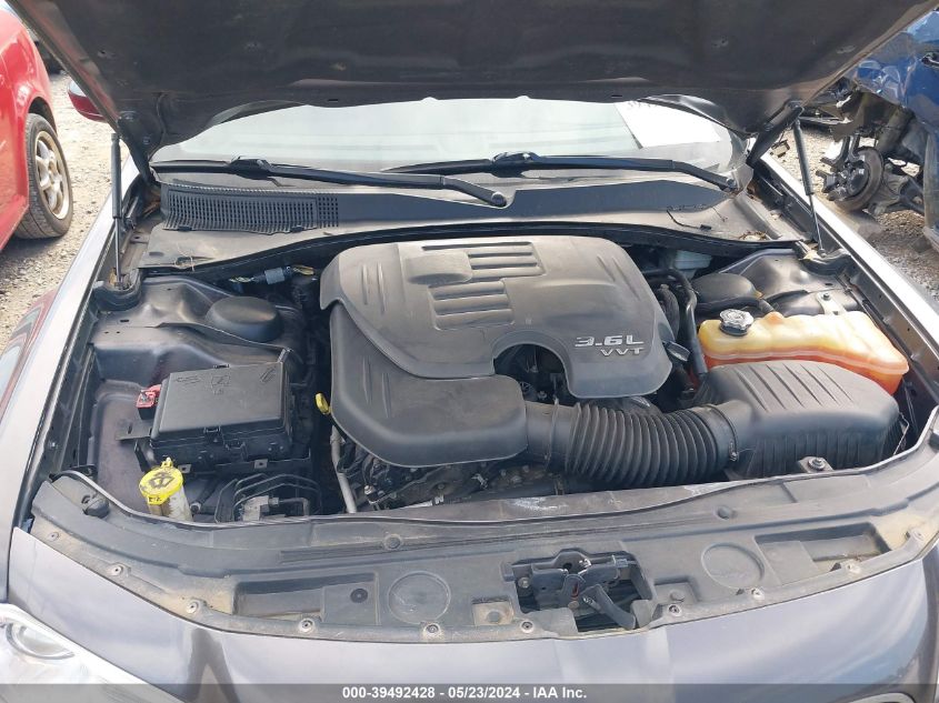 2015 Chrysler 300 Limited VIN: 2C3CCARG4FH831133 Lot: 39492428