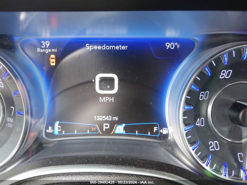 2015 Chrysler 300 Limited VIN: 2C3CCARG4FH831133 Lot: 39492428