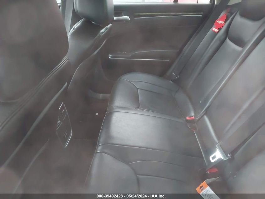 2015 Chrysler 300 Limited VIN: 2C3CCARG4FH831133 Lot: 39492428