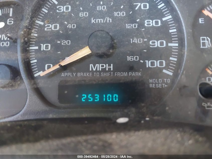 2002 GMC Sierra 1500 Sl VIN: 1GTEK19V32E266770 Lot: 39492464