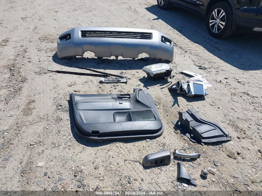 2011 Toyota Sequoia Sr5 5.7L V8 VIN: 5TDZY5G17BS033993 Lot: 39492547