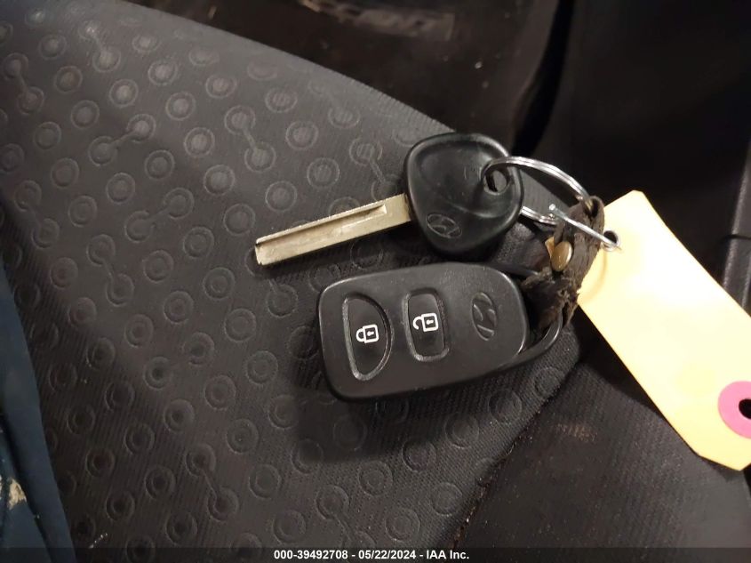 2013 Hyundai Accent Se VIN: KMHCU5AE8DU062393 Lot: 39492708