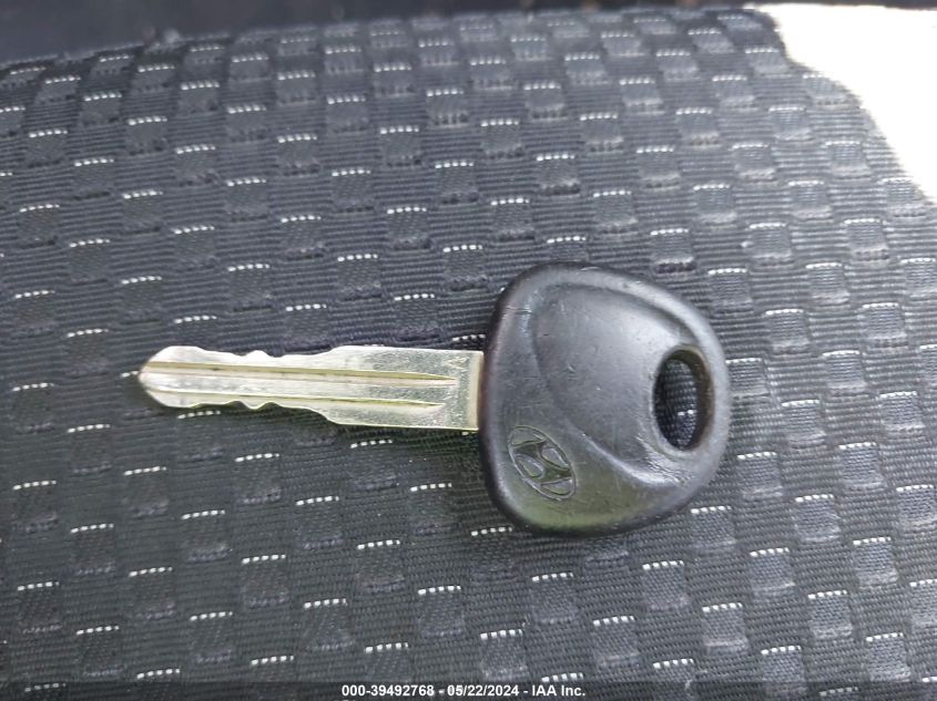 2011 Hyundai Accent Gs VIN: KMHCM3AC6BU187859 Lot: 39492768