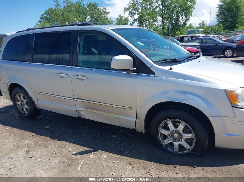 2009 Chrysler Town & Country Touring VIN: 2A8HR541X9R607477 Lot: 39492781