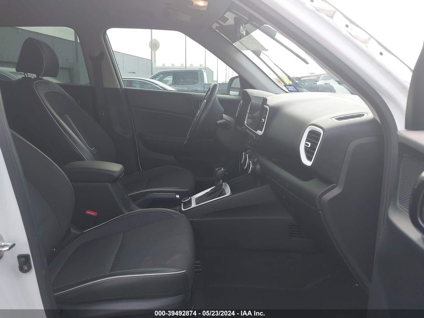 2022 Hyundai Venue Limited VIN: KMHRC8A35NU201040 Lot: 39492874