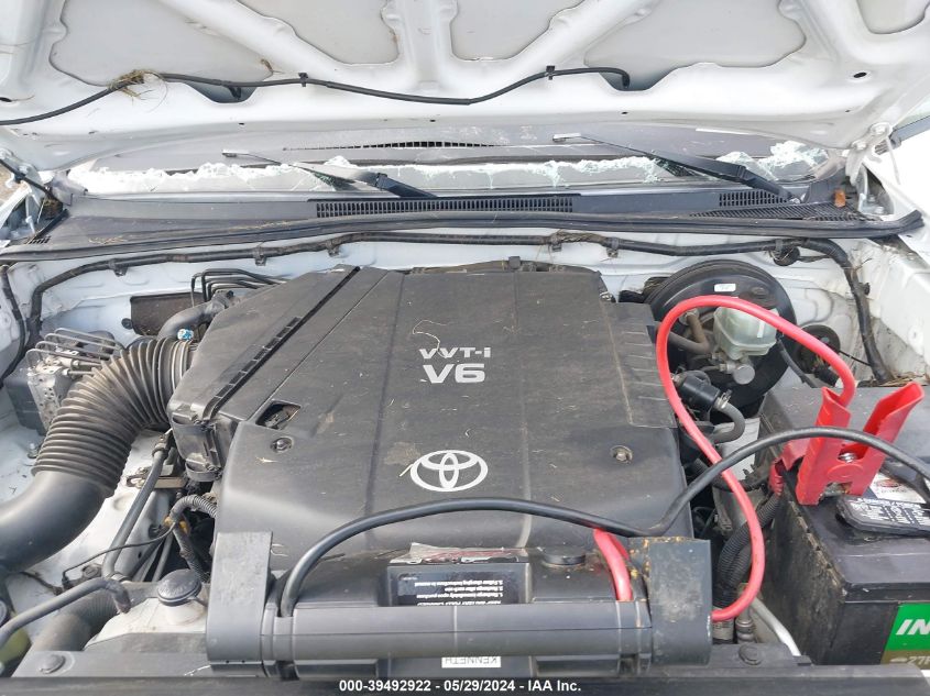 2011 Toyota Tacoma Prerunner V6 VIN: 5TFJU4GN2BX004126 Lot: 39492922