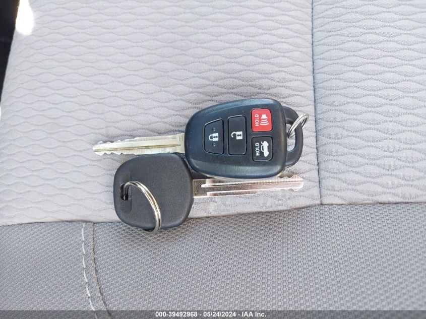 2015 Toyota Corolla Le VIN: 2T1BURHEXFC369822 Lot: 39492968