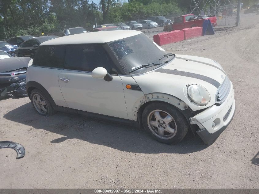 2008 Mini Cooper VIN: WMWMF33518TU69131 Lot: 39492997