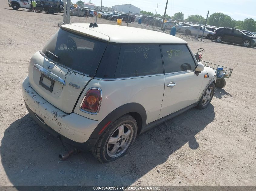 2008 Mini Cooper VIN: WMWMF33518TU69131 Lot: 39492997