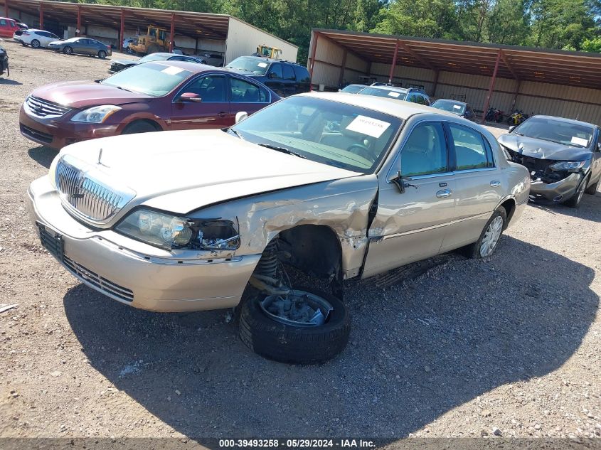 2005 Lincoln Town Car Signature VIN: 1LNHM81W55Y637124 Lot: 39493258