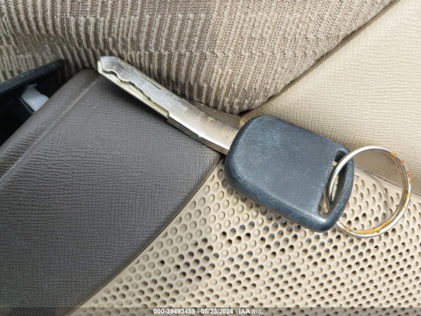 2005 Honda Cr-V Lx VIN: JHLRD68525C013646 Lot: 39493459