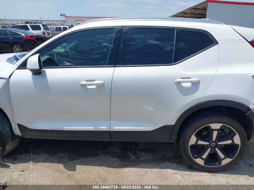 2022 Volvo Xc40 T4 Momentum VIN: YV4AC2HK5N2642672 Lot: 39493729