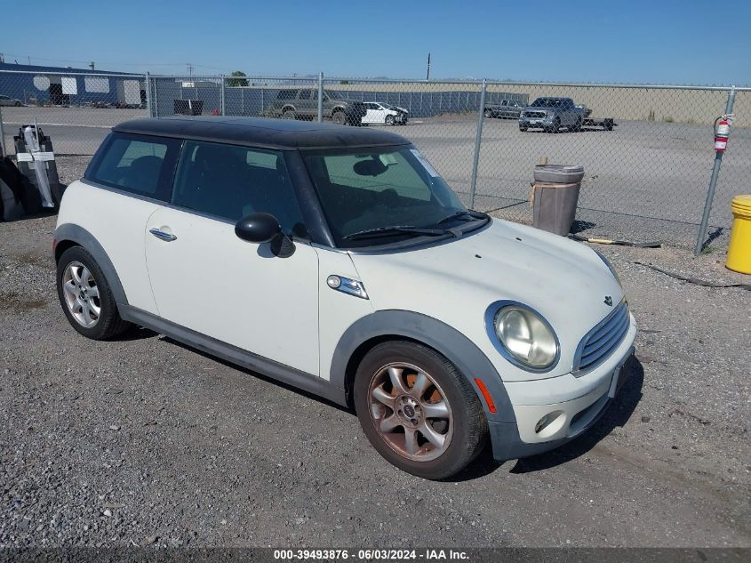 2010 Mini Cooper VIN: WMWMF3C53ATZ64033 Lot: 39493876