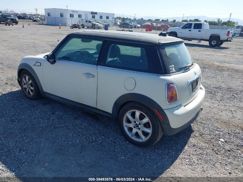 2010 Mini Cooper VIN: WMWMF3C53ATZ64033 Lot: 39493876