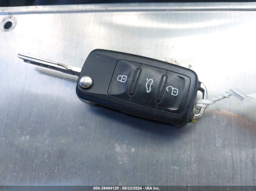 2017 Volkswagen Passat 1.8T S VIN: 1VWAT7A3XHC006165 Lot: 39494129