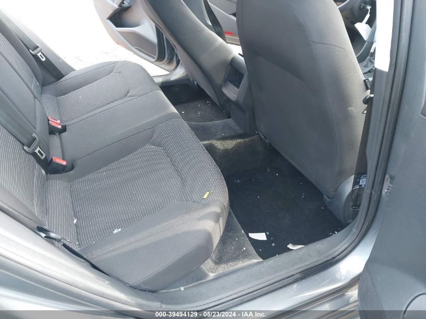 2017 Volkswagen Passat 1.8T S VIN: 1VWAT7A3XHC006165 Lot: 39494129