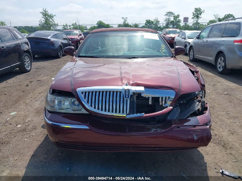 2004 Lincoln Town Car Ultimate VIN: 1LNHM83W44Y614560 Lot: 39494714