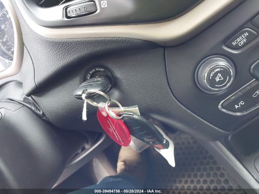 2017 Jeep Cherokee Latitude 4X4 VIN: 1C4PJMCS5HW506674 Lot: 39494756