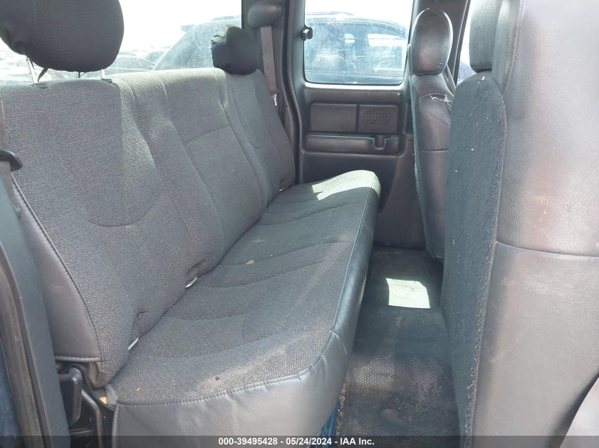 2002 Chevrolet Silverado 1500 VIN: 2GCEC19W721133906 Lot: 39495428