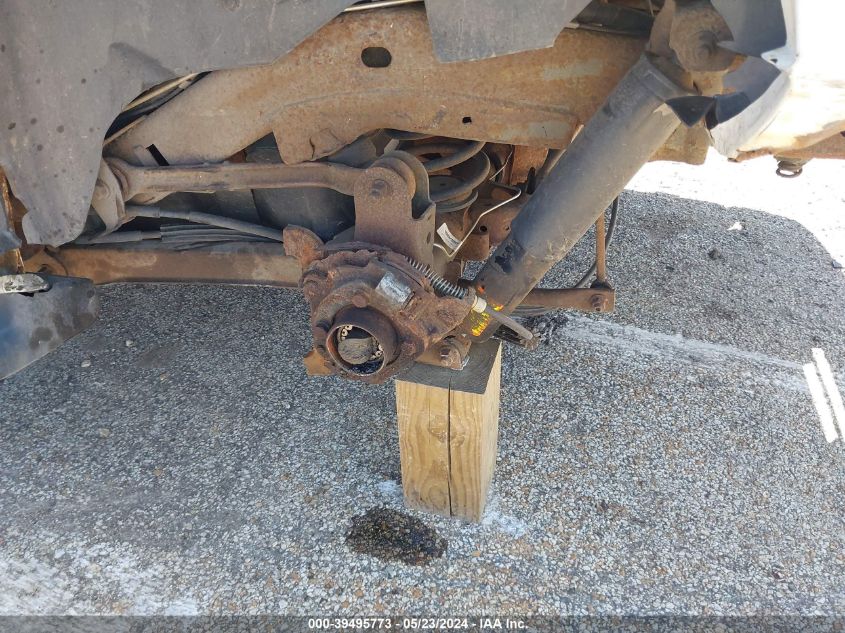 2005 Chevrolet Tahoe Lt VIN: 1GNEK13TX5J120120 Lot: 39495773